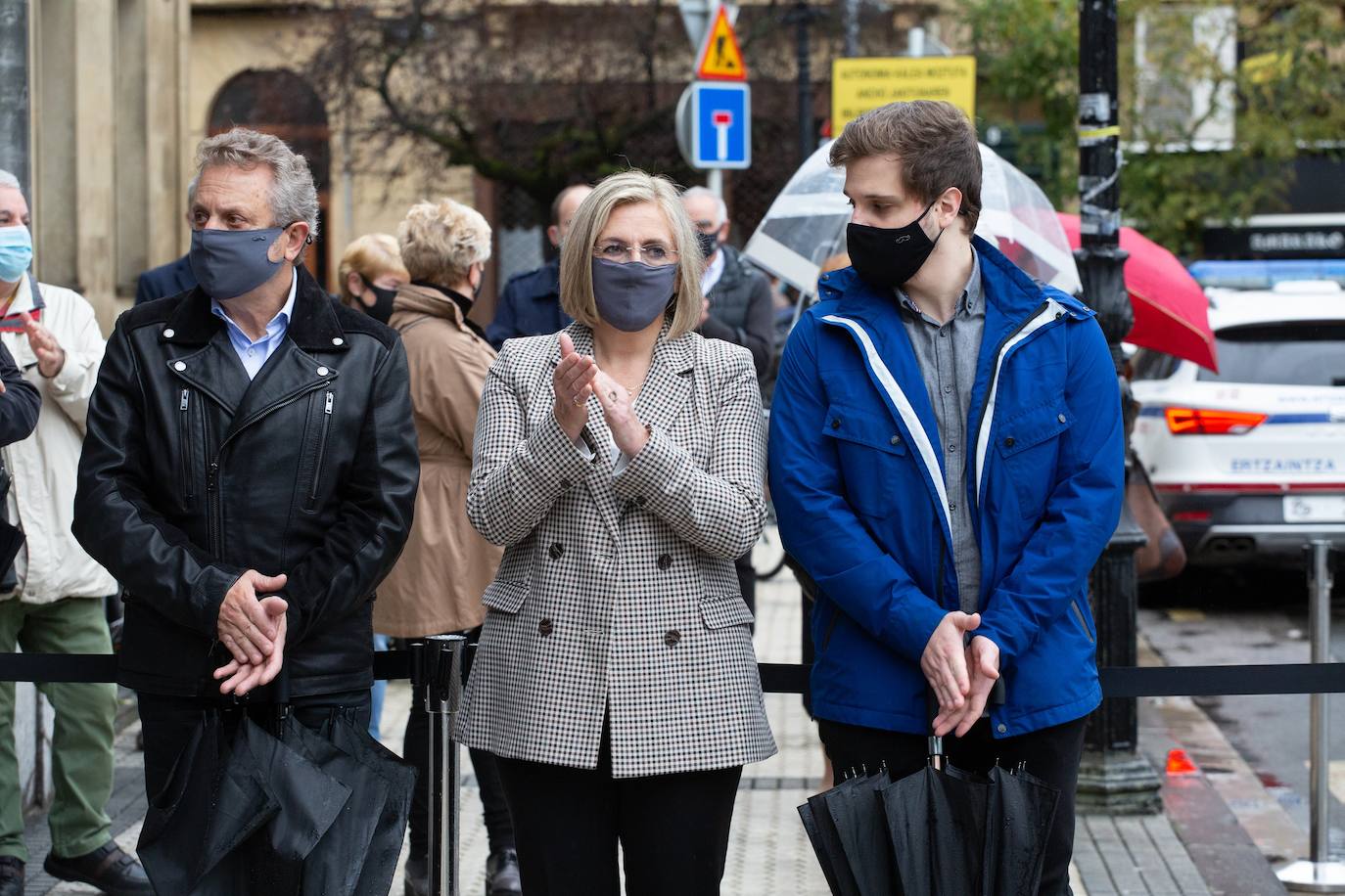 Donostia recuerda a la niña Begoña Urroz con una placa en su memoria.