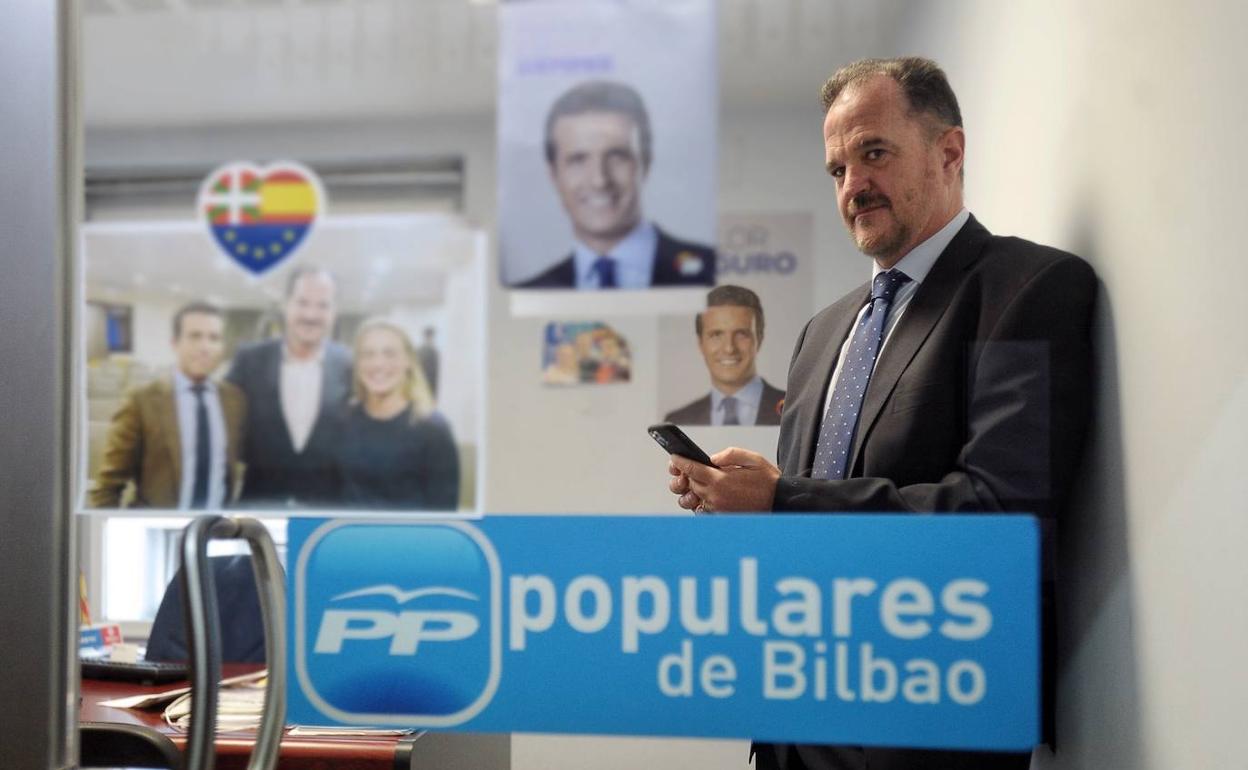 Iturgaiz ayer en la sede del PP en Bilbao en su primer día como líder de los populares vascos.