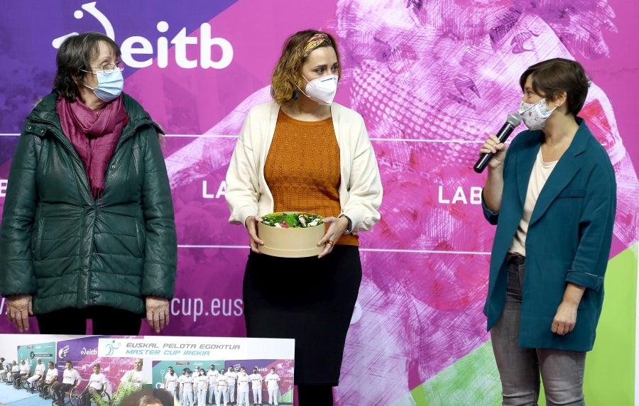 Errenteria ha acogido la final de pelota vasca adaptada, donde se han medido los jugadores clasificados el 4 de octubre en Bidania. 