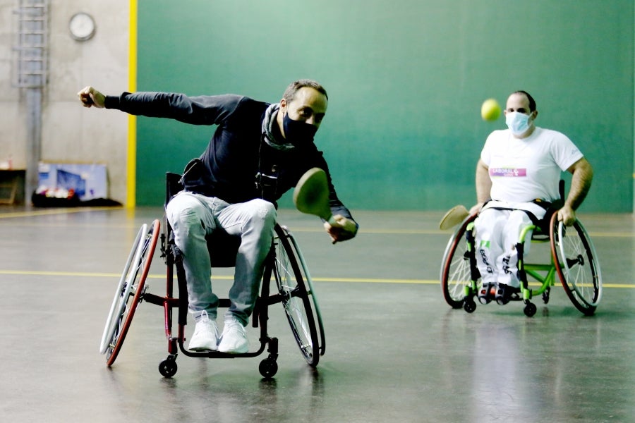 Errenteria ha acogido la final de pelota vasca adaptada, donde se han medido los jugadores clasificados el 4 de octubre en Bidania. 