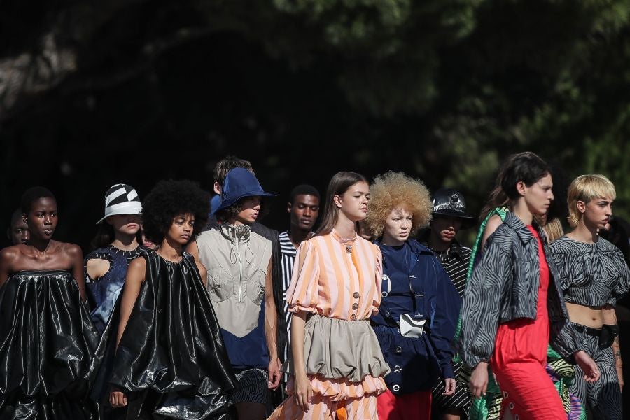 Hacer de la incertidumbre virtud ha llevado a los portugueses a eliminar por primera vez en su historia las referencias de estación, desaparecidas en favor de «las conversaciones que nuestros diseñadores sienten que deben mantenerse» en este momento, según la organización.