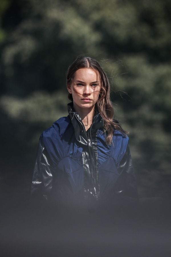 Hacer de la incertidumbre virtud ha llevado a los portugueses a eliminar por primera vez en su historia las referencias de estación, desaparecidas en favor de «las conversaciones que nuestros diseñadores sienten que deben mantenerse» en este momento, según la organización.