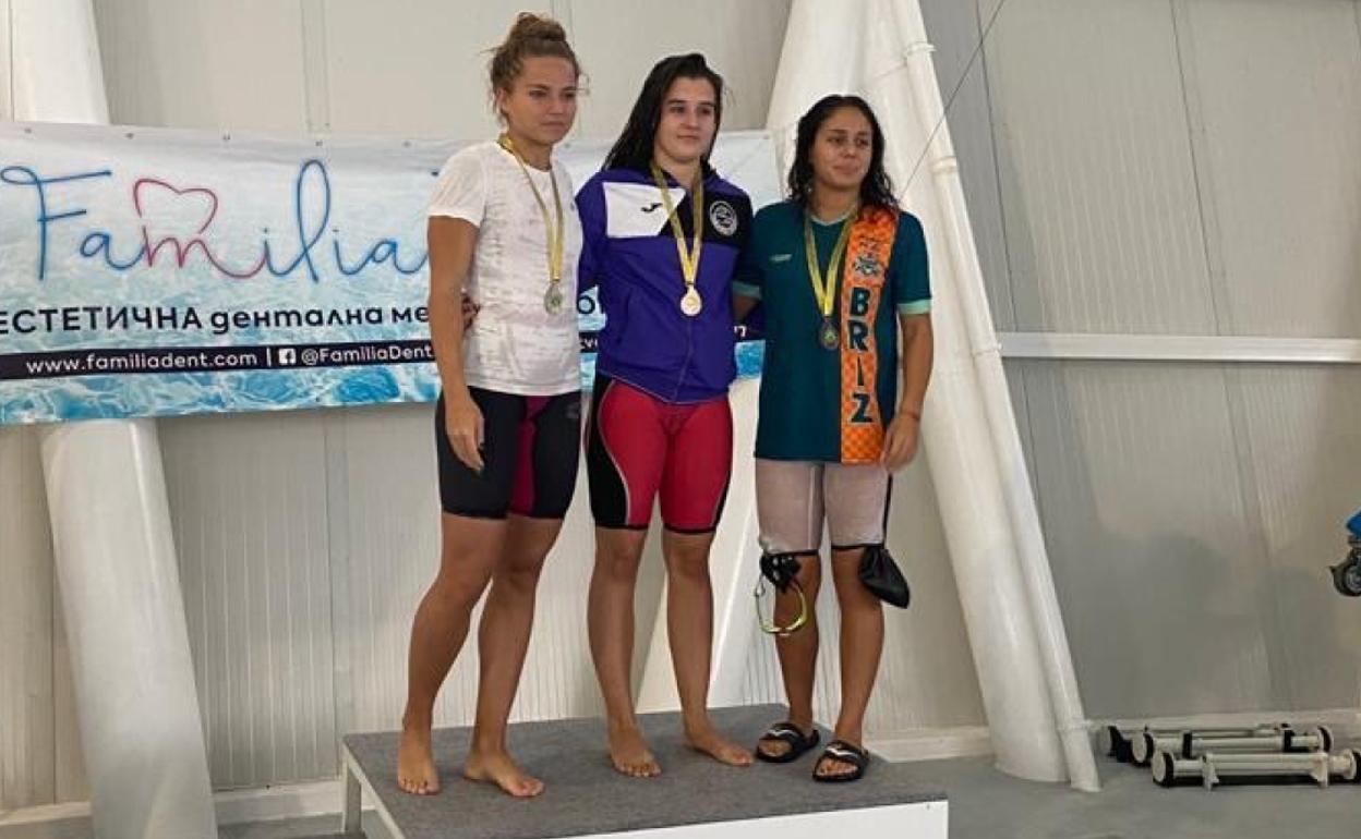 Maider Redin en el centro de la imagen, en el podio. 