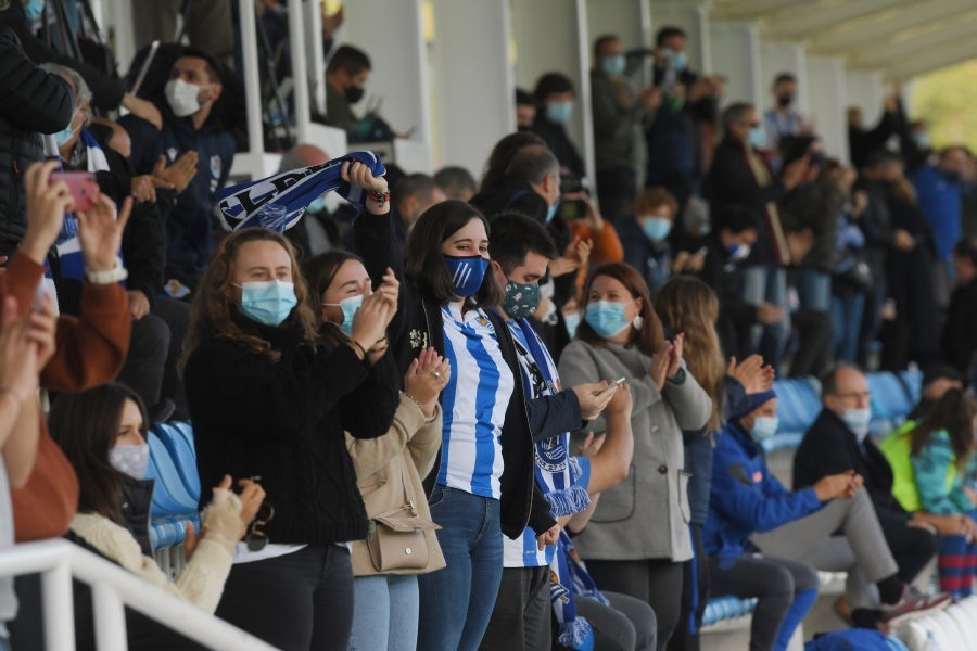 Muchos aficionados ya tenían mono de fútbol y hoy lo han podido saciar en el primer partido con aficionados que ha jugado la Real Sociedad esta temporada. Zubieta ha abierto las puertas bajo estrictas medidas de seguridad y de control a 150 aficionados en el Z7 de las instalaciones realistas y han disfrutado de la remontada y victoria de la Real. 