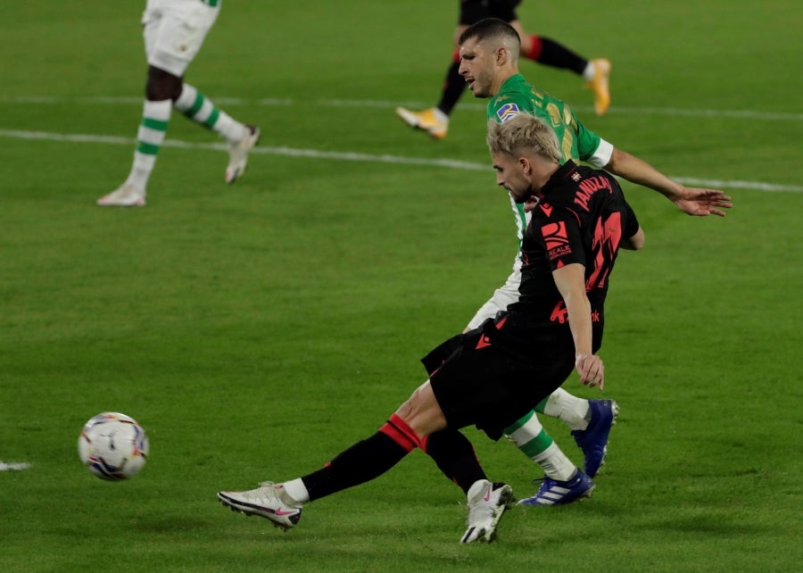 La Real se ha ido al descanso con ventaja en el marcador gracias al gol de Portu en el minuto 43