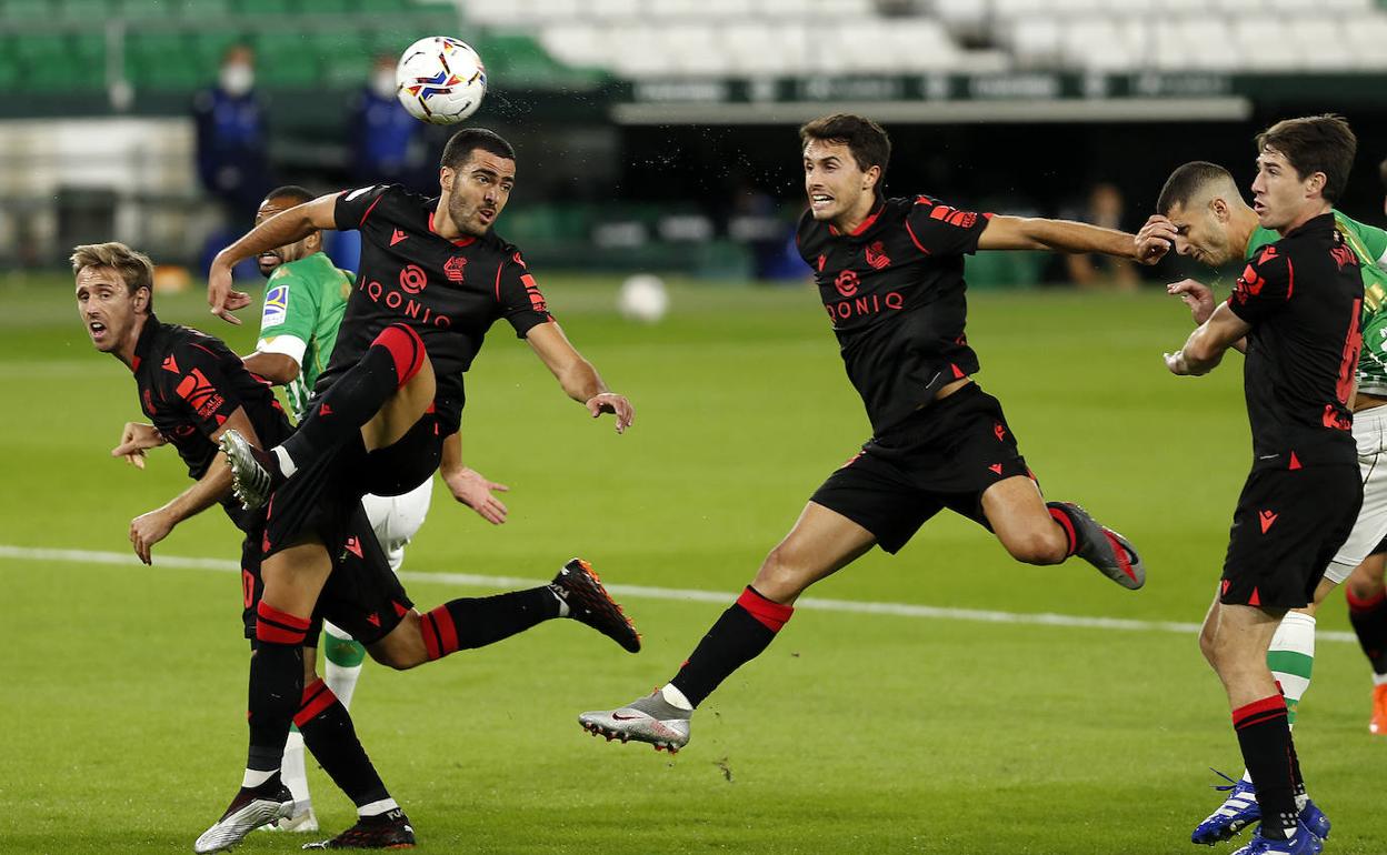 La Real Sociedad confirma su alto nivel arrasando al Betis en el Villamarín