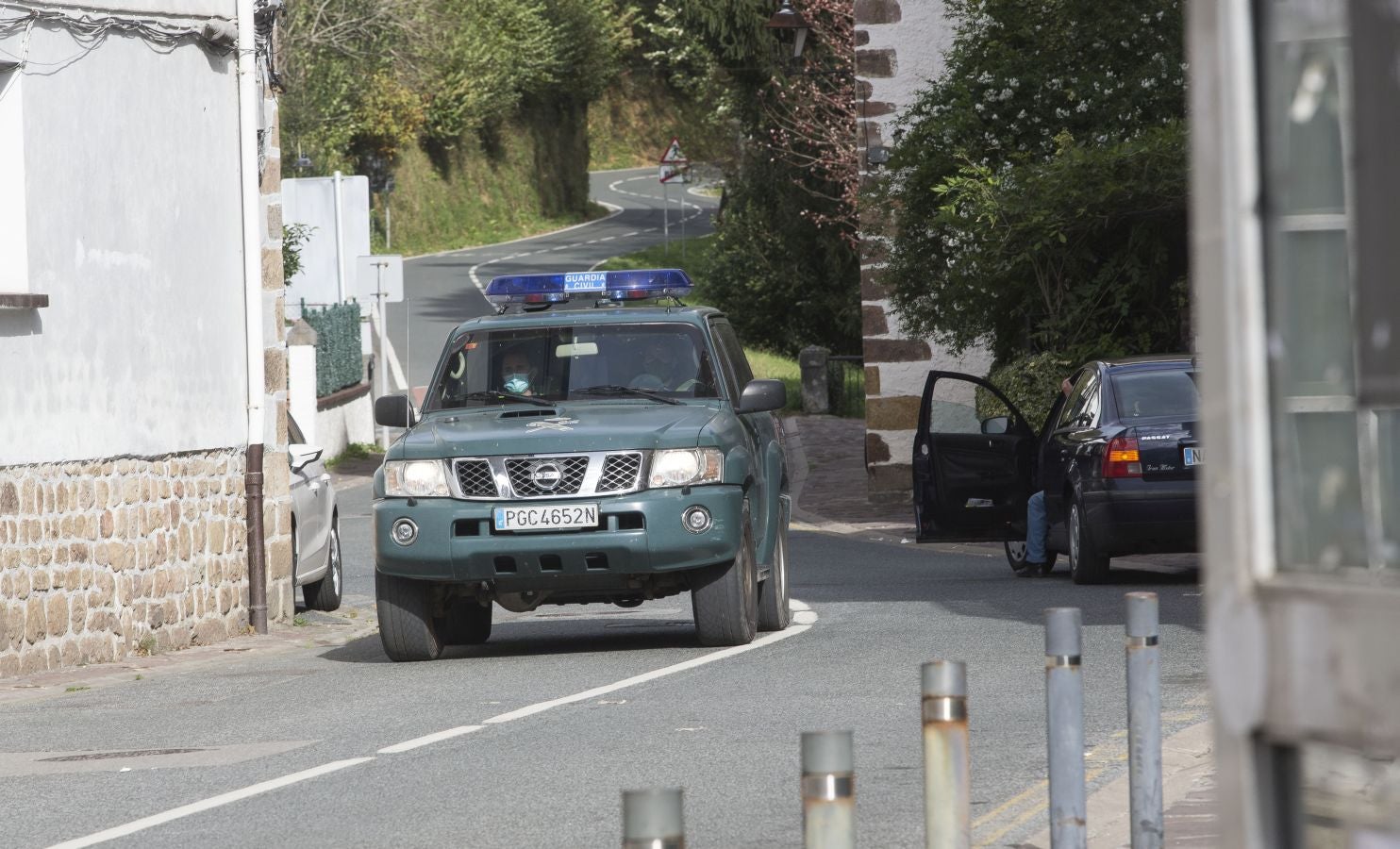 Las restricciones dividen desde hoy a pueblos en la muga que hacen vida en común, como Berastegi, Lesaka y Leitza. 