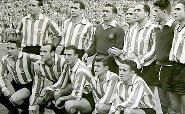 Once inicial del Racing en el primer partido televisado en España, en 1954.