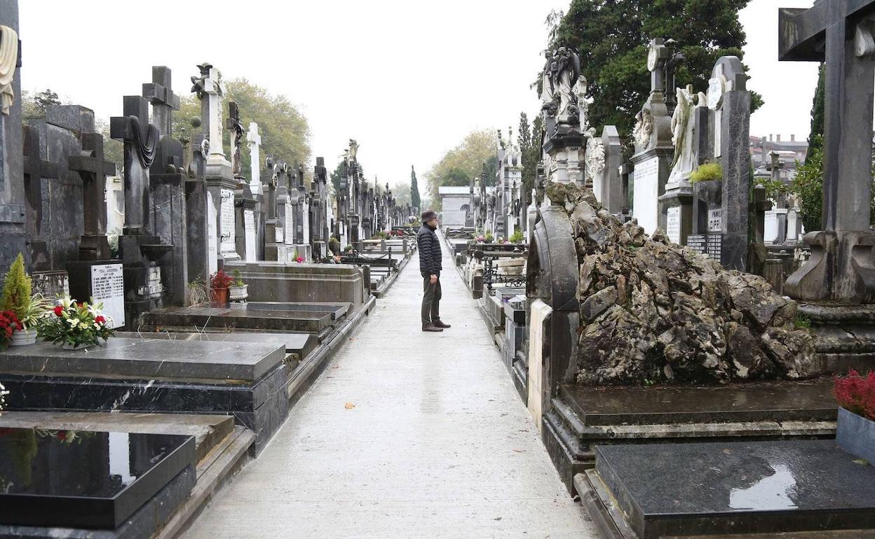 El cementerio de Polloe reduce el aforo a 30 personas para enterramientos y a 10 para incieraciones
