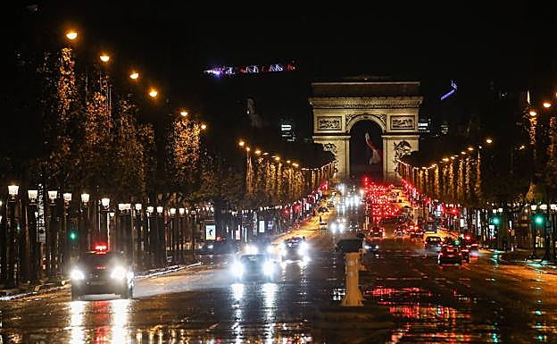 Francia se dirige a un reconfinamiento ante una cruda segunda ola de Covid-19