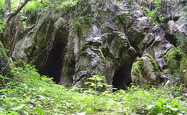 Exterior de la cueva de Marizulo.