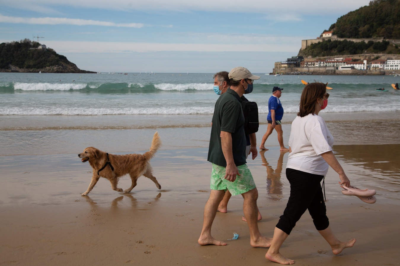 Los guipuzcoanos han aprovechado el buen tiempo para darse un paseo o hacer deporte el primer fin de semana de las nuevas medidas para combatir el Covid-19