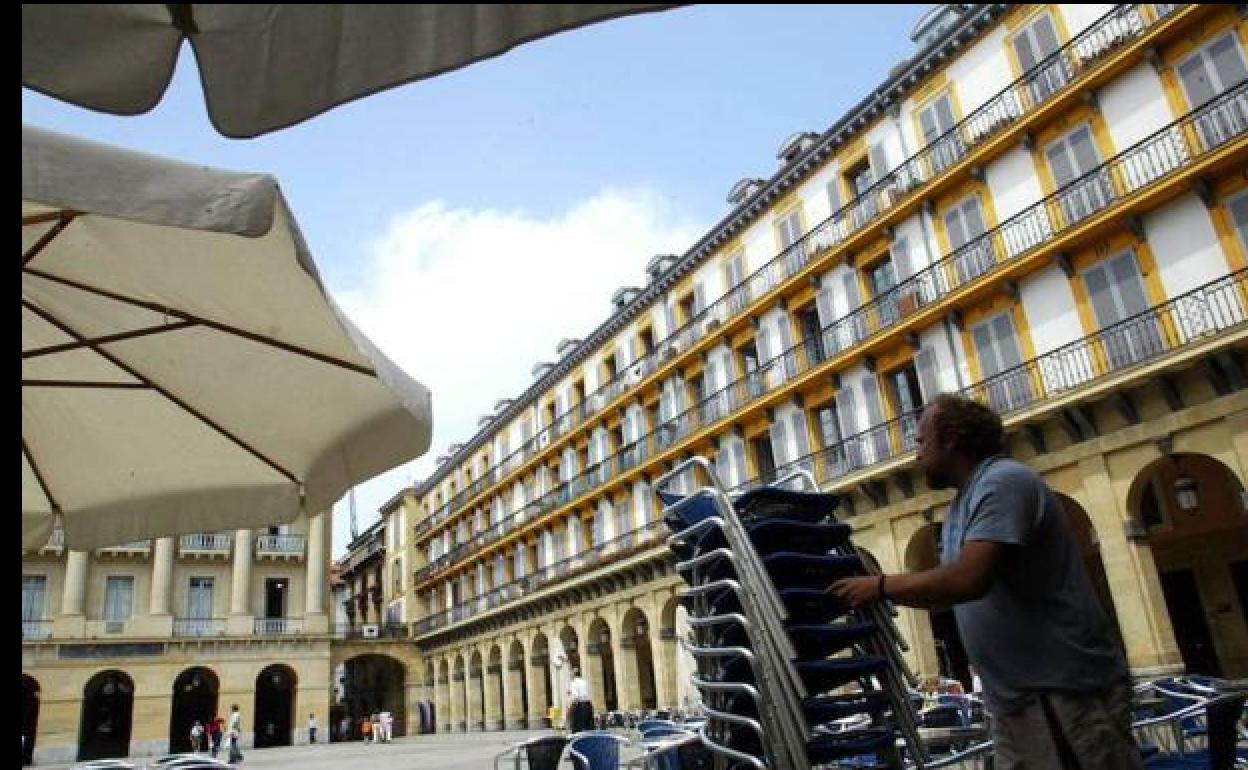 Euskadi destina otros 15 millones para que la hostelería, el turismo y comercio «resistan»