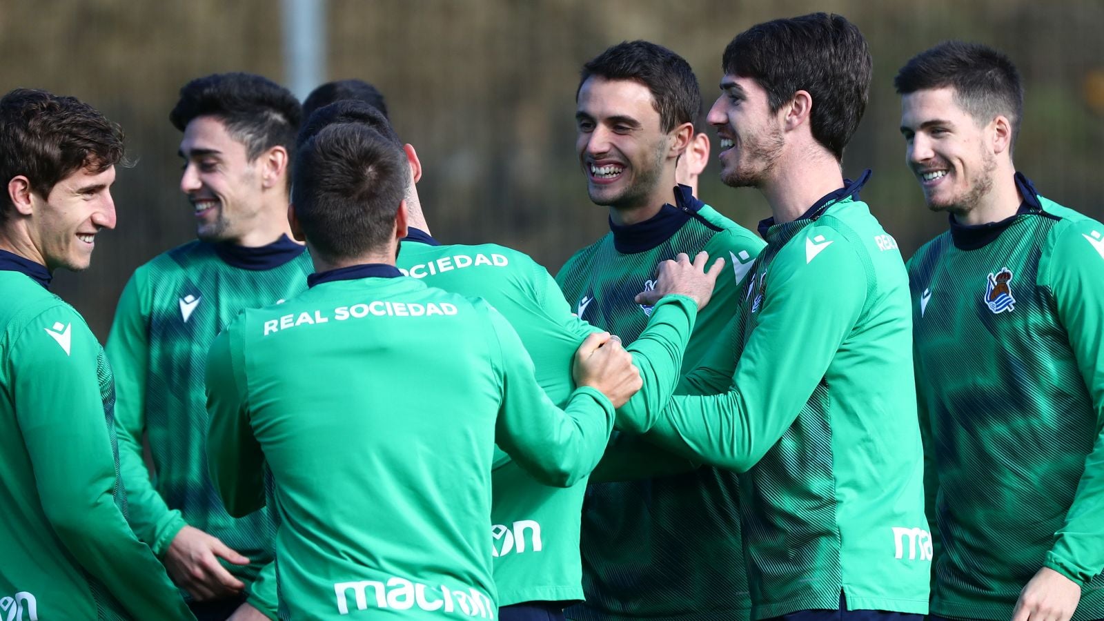 Los de Imanol Alguacil se han ejercitado esta mañana en Zubieta con la vista puesta en el partido que disputarán mañana ante el conjunto holandés. 