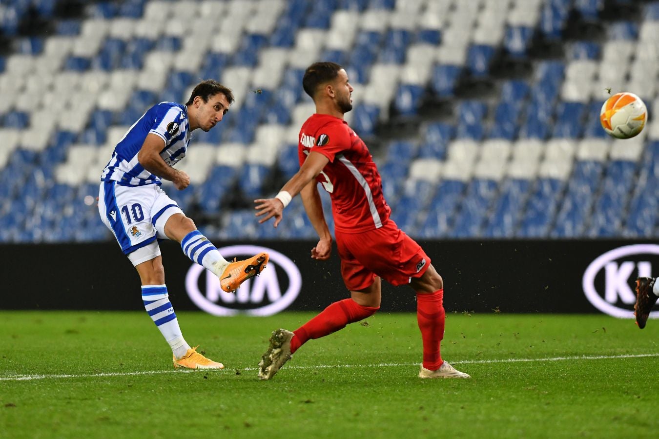 Los txuri-urdin sumaron los tres puntos gracias al gol de Portu en el minuto 58. 