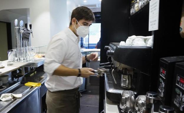 Vídeo: Héctor Sánchez, gerente de la Asociación de Hostelería Bizkaia /Foto: Ander Bretón, del Bar Iturrioz de San Sebastián