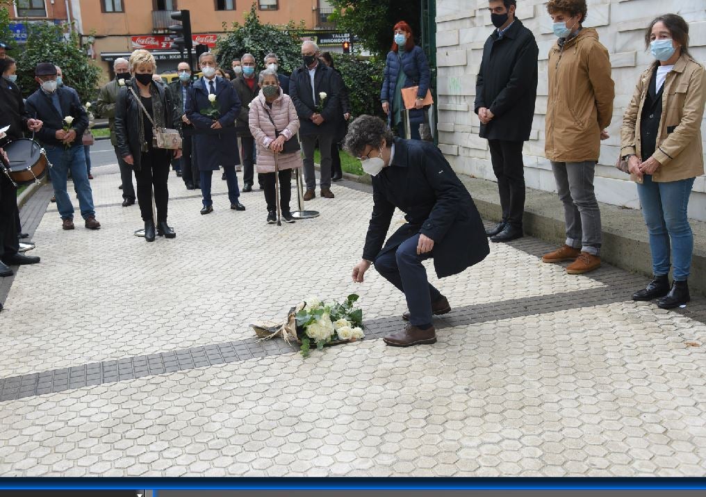 Fotos: Donostia recuerda con una placa al policía Martín González, asesinado por ETA