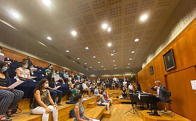 Ensayo de parte del Orfeón el pasado verano.