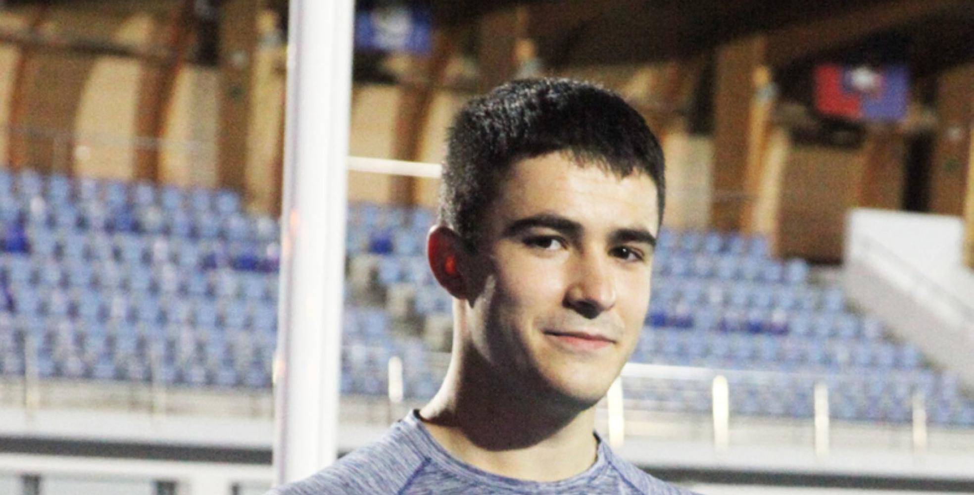 Alain Araña posa en Altamira en el último entrenamiento. 