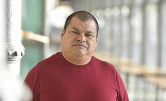 Marco sigue esperando a recibir su compensación, cuyo trámite se traspapeló. 