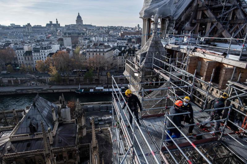 La reconstrucción de la catedral de Notre Dame entra en una nueva fase