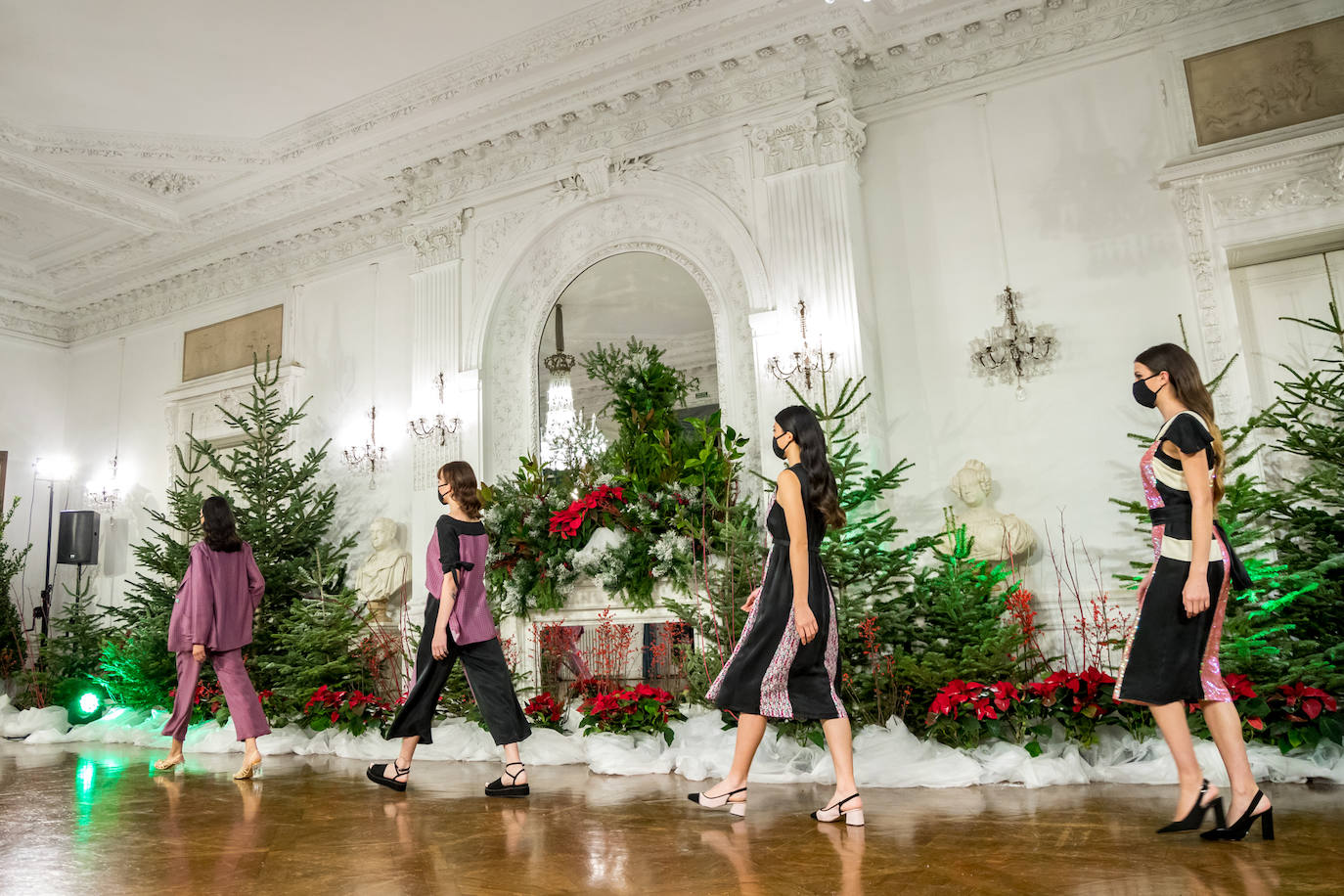 El Palacio Miramar de Donostia acogió ayer a quinta edición del desfile de moda sostenible firmado por 14 diseñadores de GK Green Fashion