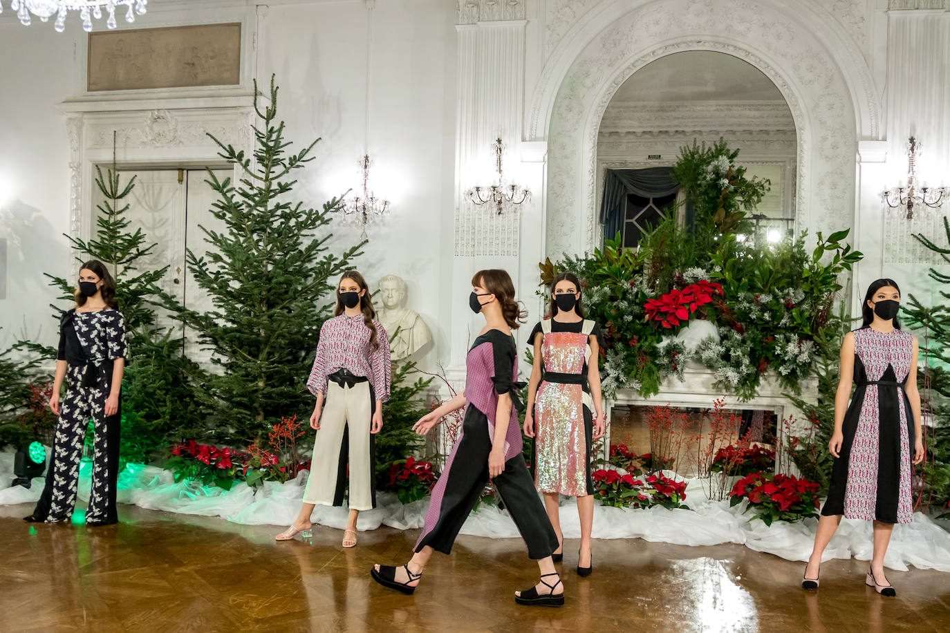 El Palacio Miramar de Donostia acogió ayer a quinta edición del desfile de moda sostenible firmado por 14 diseñadores de GK Green Fashion