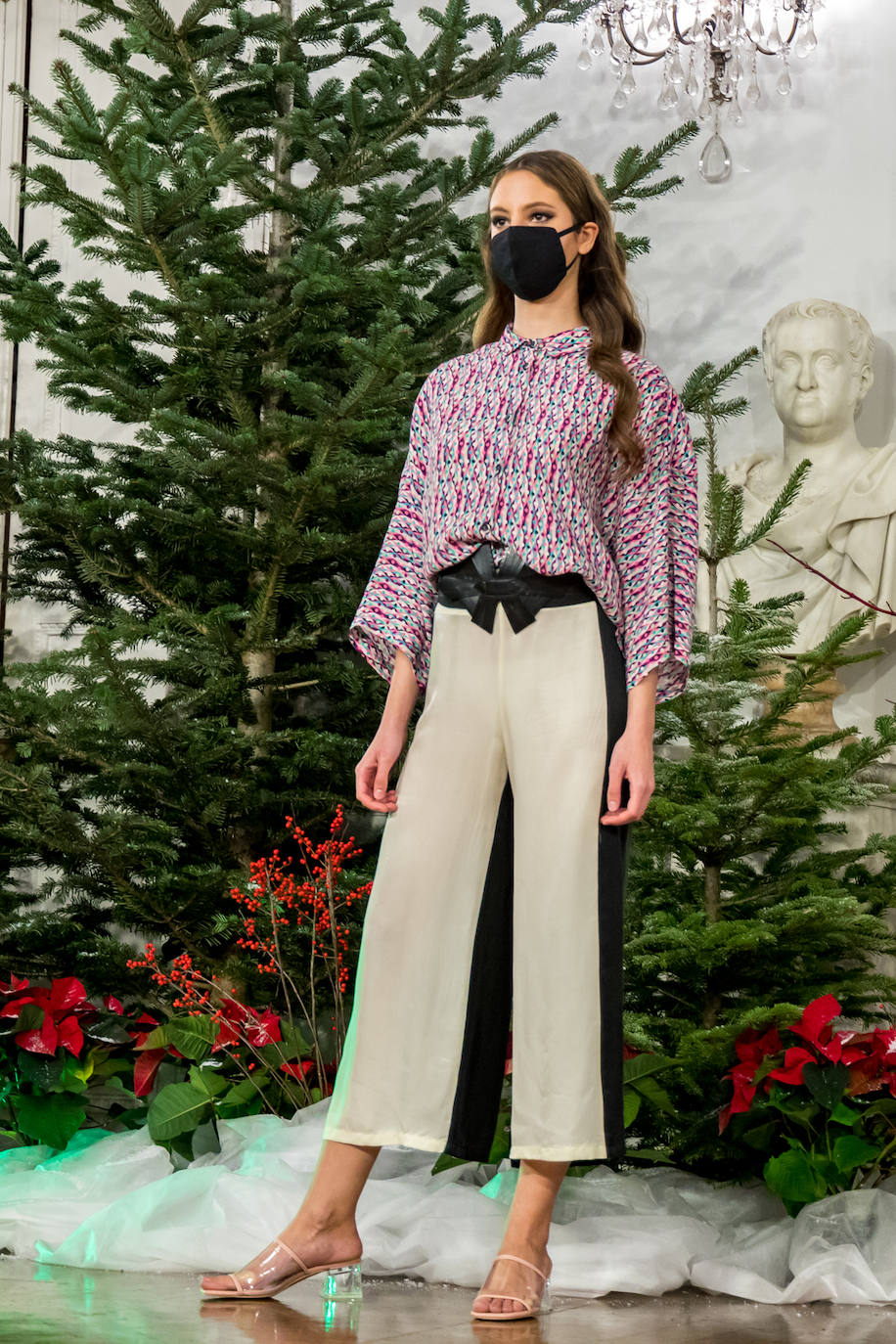 El Palacio Miramar de Donostia acogió ayer a quinta edición del desfile de moda sostenible firmado por 14 diseñadores de GK Green Fashion