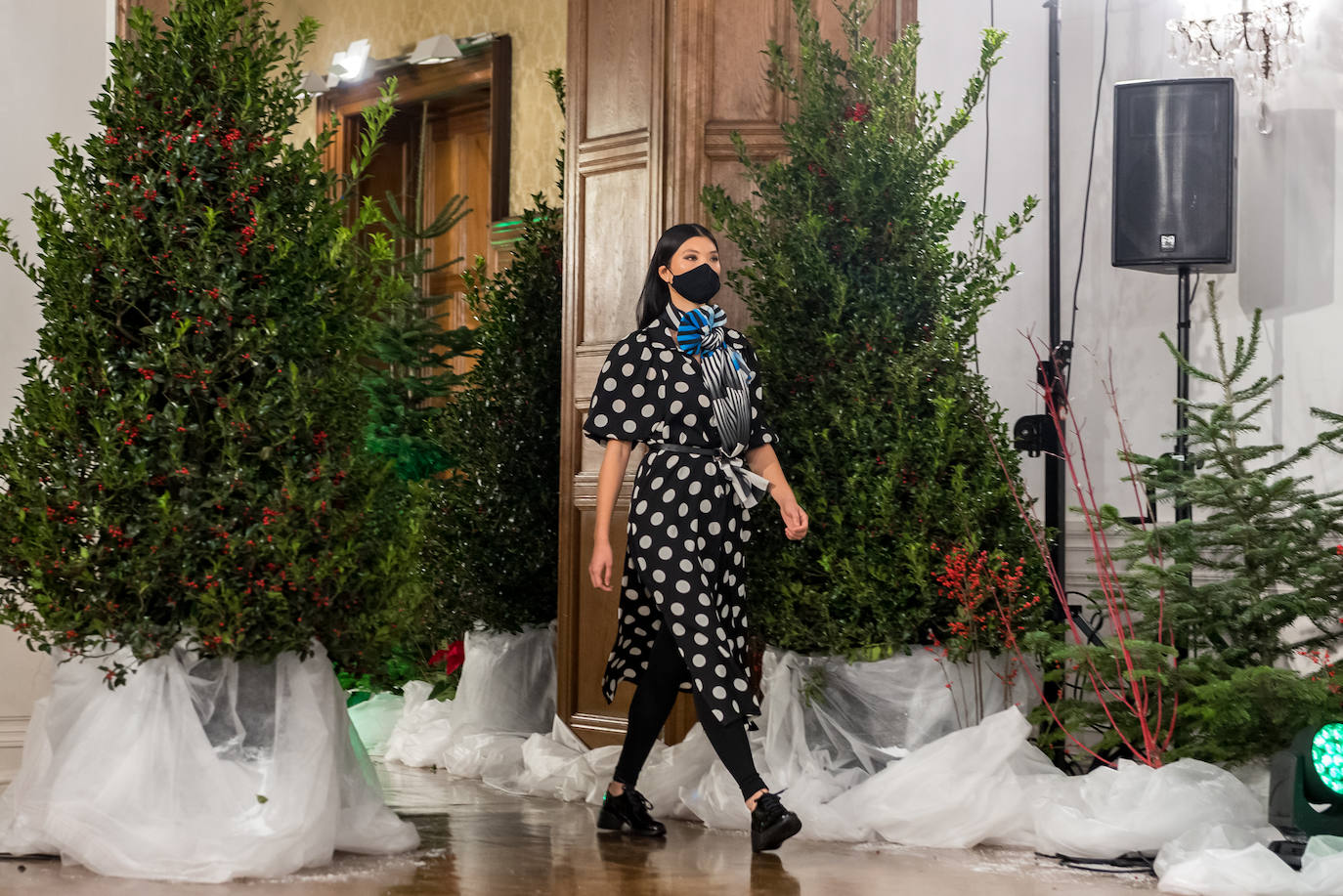 Akukuna presentó un formato de colección innovador basado en el 'do it yourself y Ekomodo, por su parte, unas creaciones basadas en la optimización en la gestión de los residuos. Maider Alzaga y su búsqueda de la comodidad, la marca sostenible Luhei, y las líneas puras de Ane San José demostraron que se puede rebosar estilo a la vez que cuidar del planeta