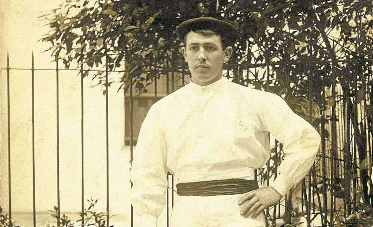Txikito de Azkoitia. José Joaquín Larrañaga ‘Txikito de Azkoitia’ llegó a reinar en la pelota en los inicios del siglo XX. Fino rematador, nació en 1883.