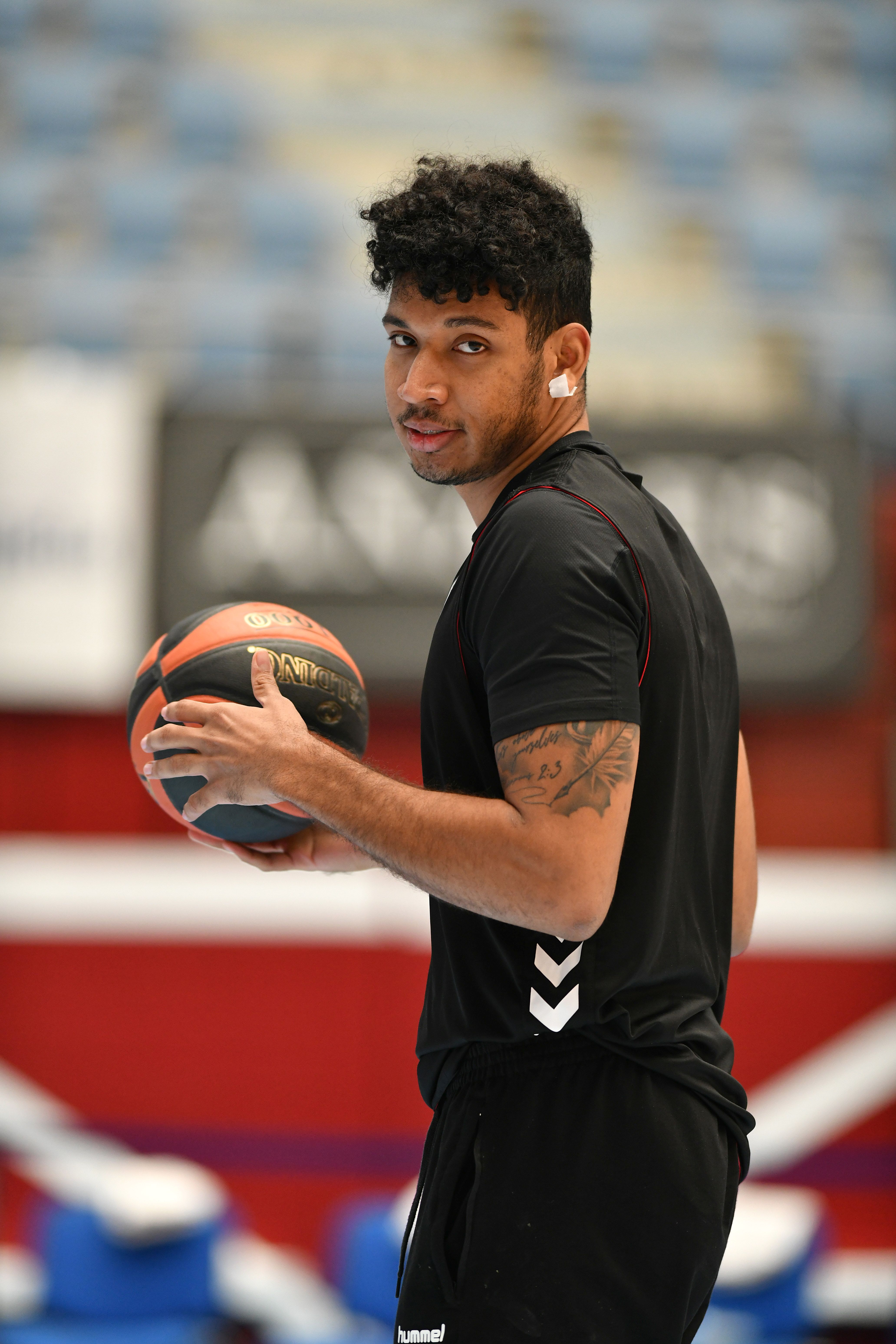 Los jugadores del GBC entrenan en Illunbe.