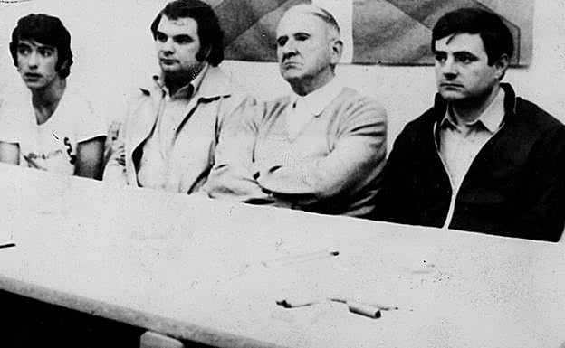 Notas en bocadillos y libros para preparar la 'operación botella', un plan de fuga por el subsuelo 