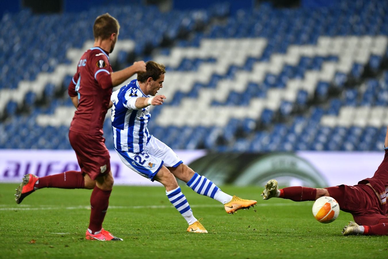 La Real Sociedad busca una victoria ante el colista del grupo F que le permita lograr la clasificación a la siguiente ronda de la Europa League.