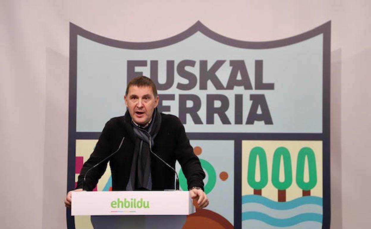 Arnaldo Otegi, en su comparecencia de este domingo.