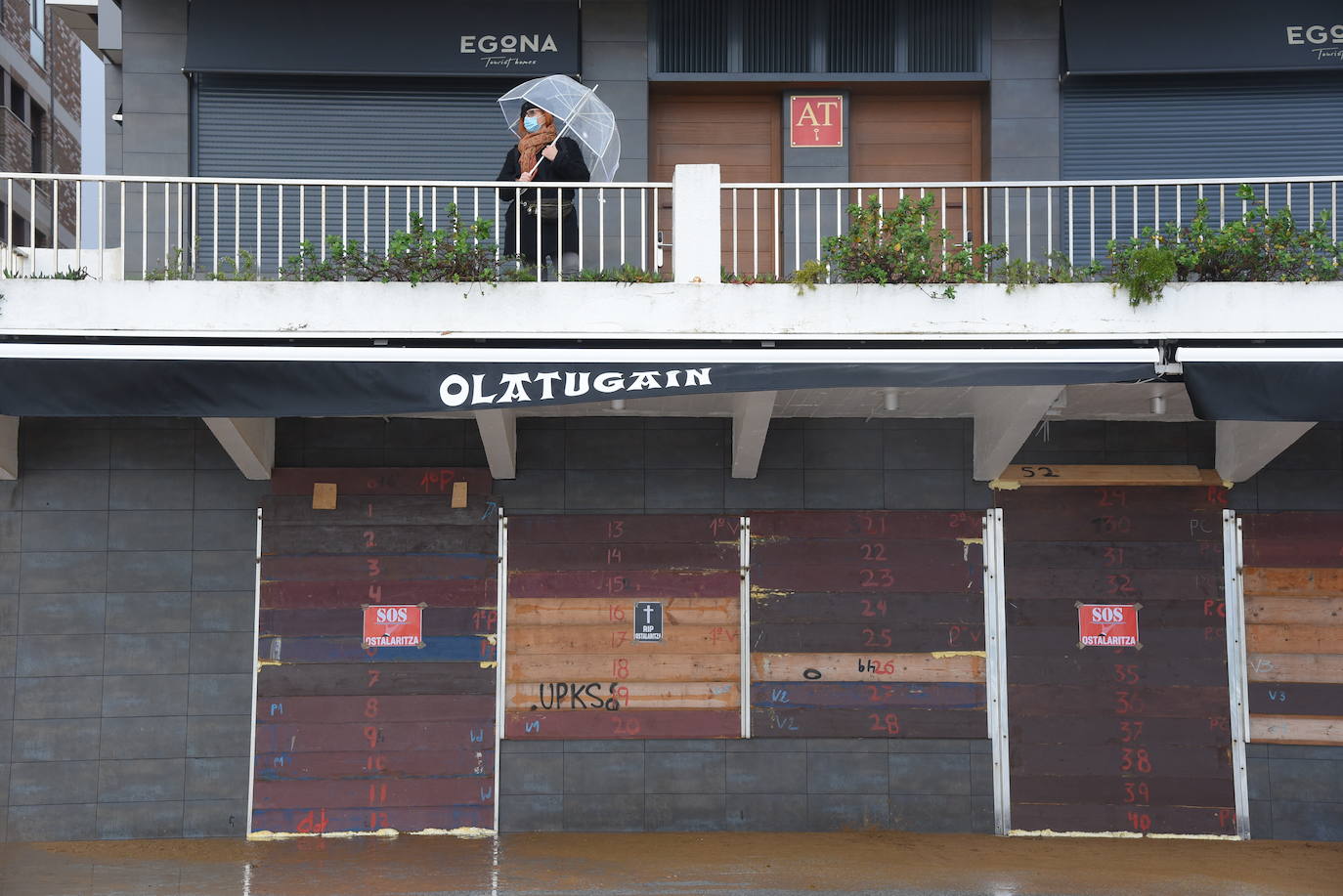 Fotos: El temporal de olas azota Zarautz