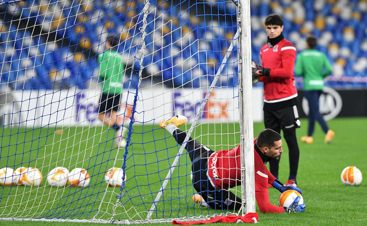 Moyá, baja de última hora por un problema en la rodilla