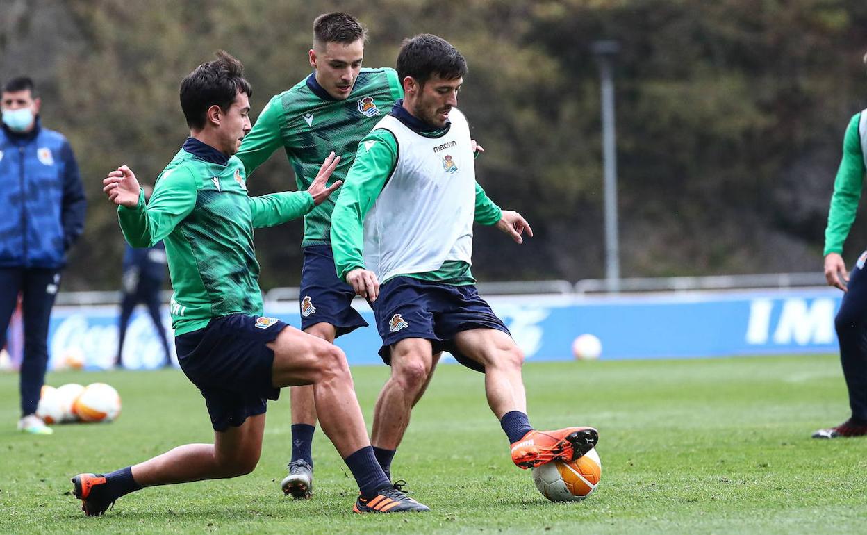 David Silva, durante un entrenamiento con la Real.