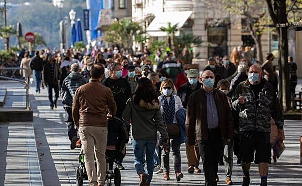 La incidencia del virus repunta en Euskadi un mes después sin haber logrado controlar la transmisión