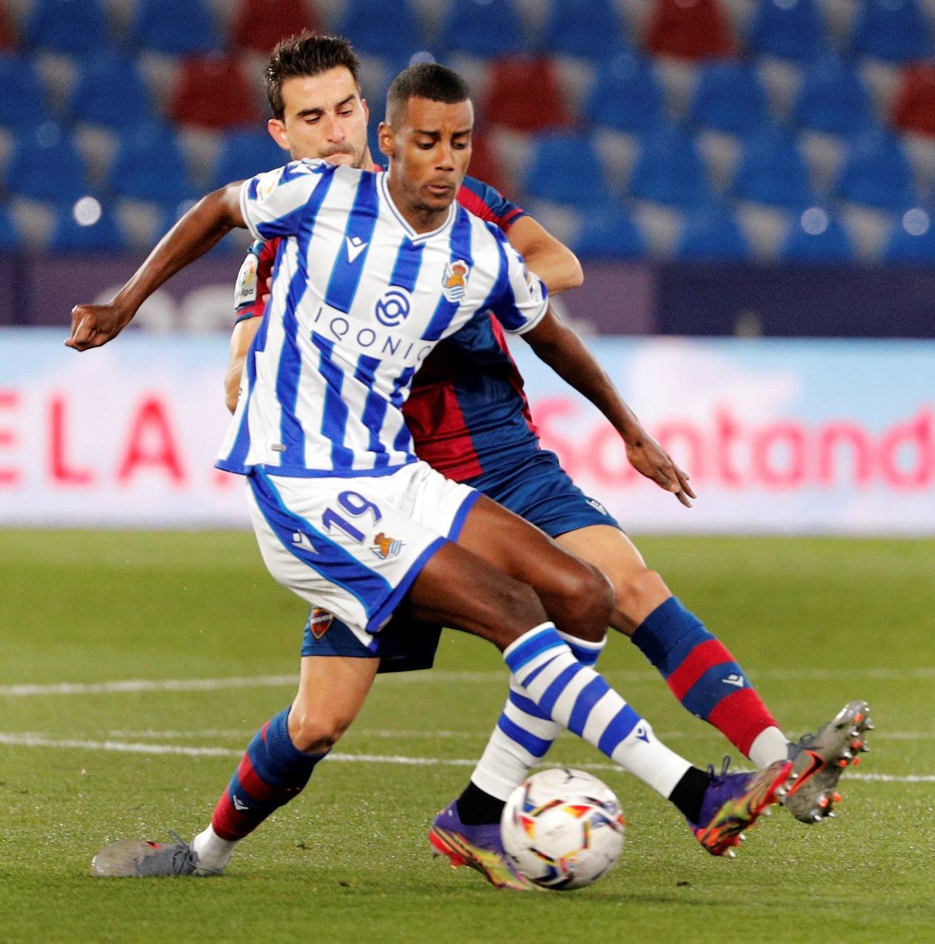 Fotos: Las mejores imágenes del Levante - Real Sociedad