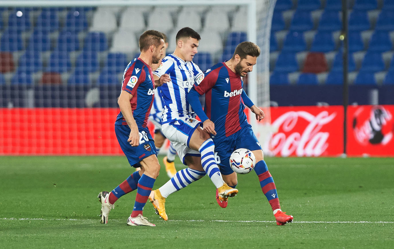 Fotos: Las mejores imágenes del Levante - Real Sociedad