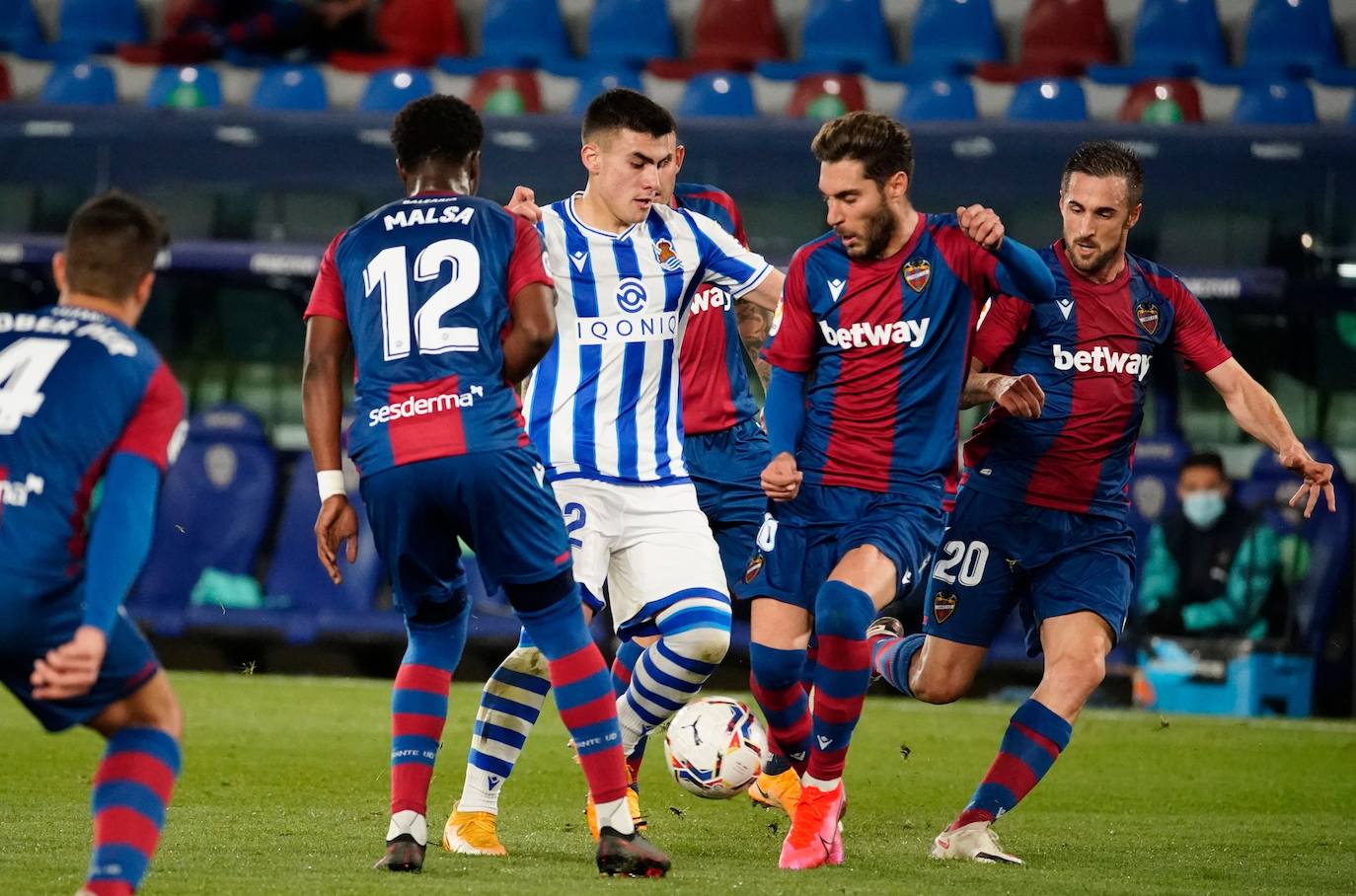 Fotos: Las mejores imágenes del Levante - Real Sociedad