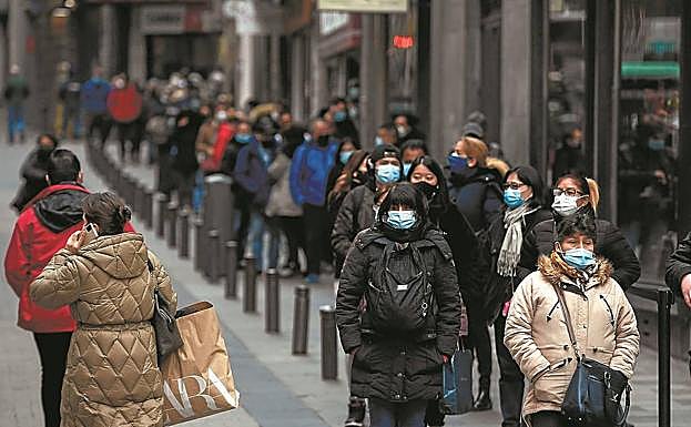 Casi la mitad de las autonomías endurecen su plan para fiestas