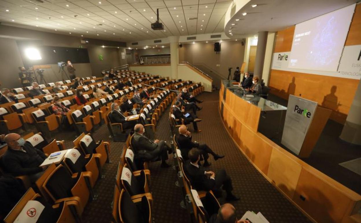 Azpiazu y Tapia explican a las empresas lo que conocen de los fondos Next Generation. 