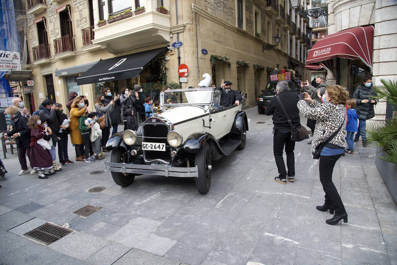 Fotos: Olentzero y Mari Domingi reparten ilusión en Donostia