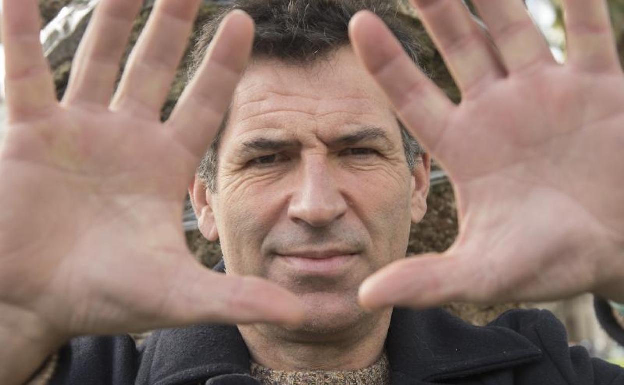 Mikel Unanue, uno de los tres campeones guipuzcoanos del Cuatro y Medio, se caló la txapela en 1991, hace 21 años.