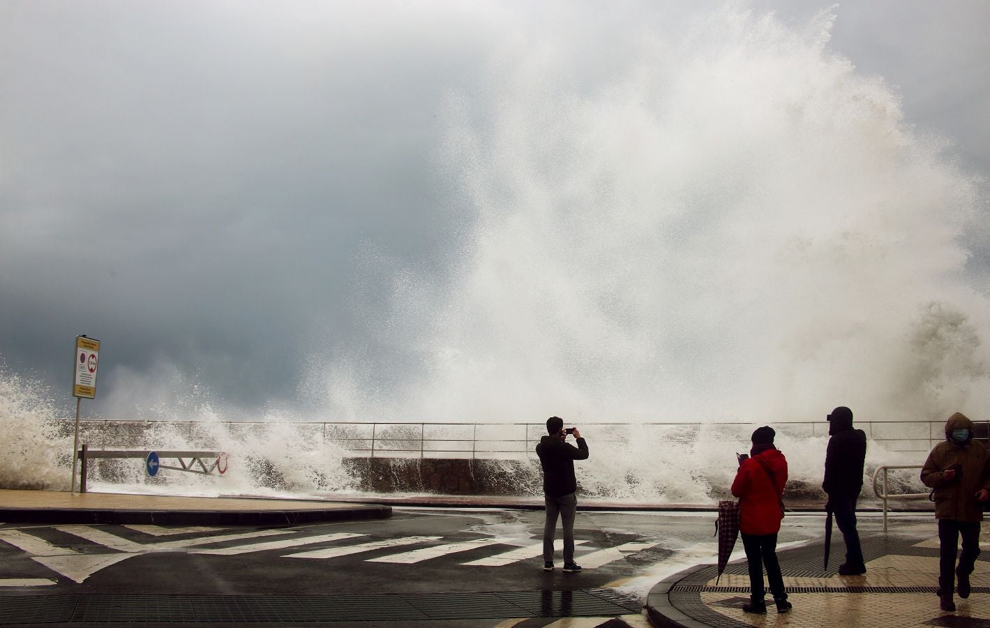 Imágenes del temporal en Donostia