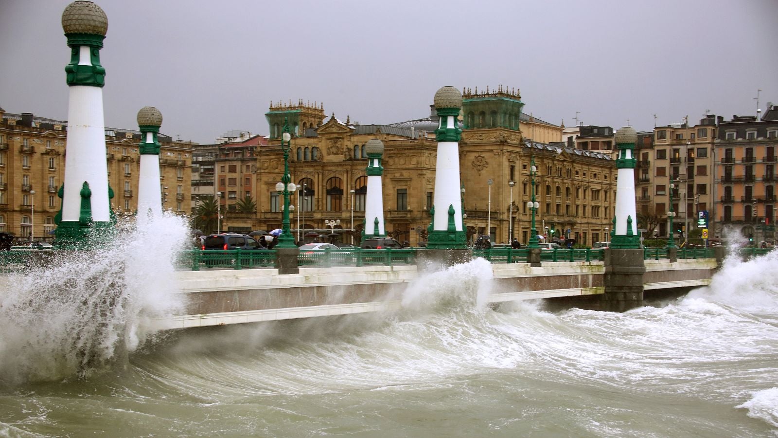Imágenes del temporal en Donostia