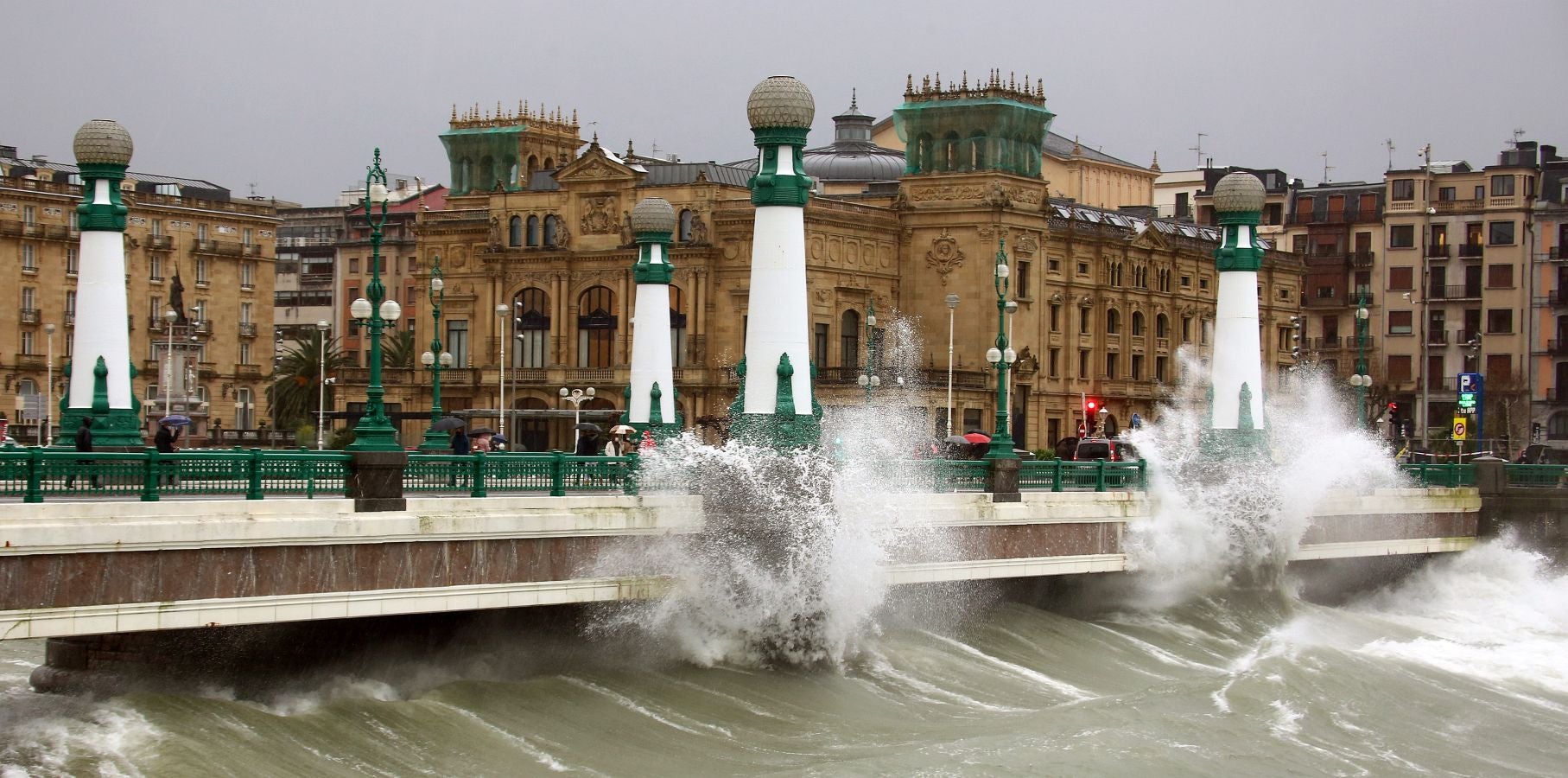 Imágenes del temporal en Donostia