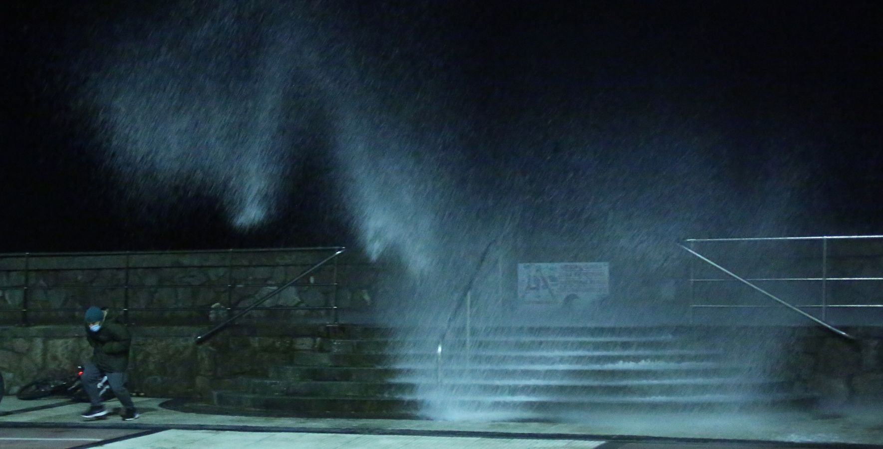 La borrasca traerá vientos de hasta 120 kilómetros por hora en el litoral. 