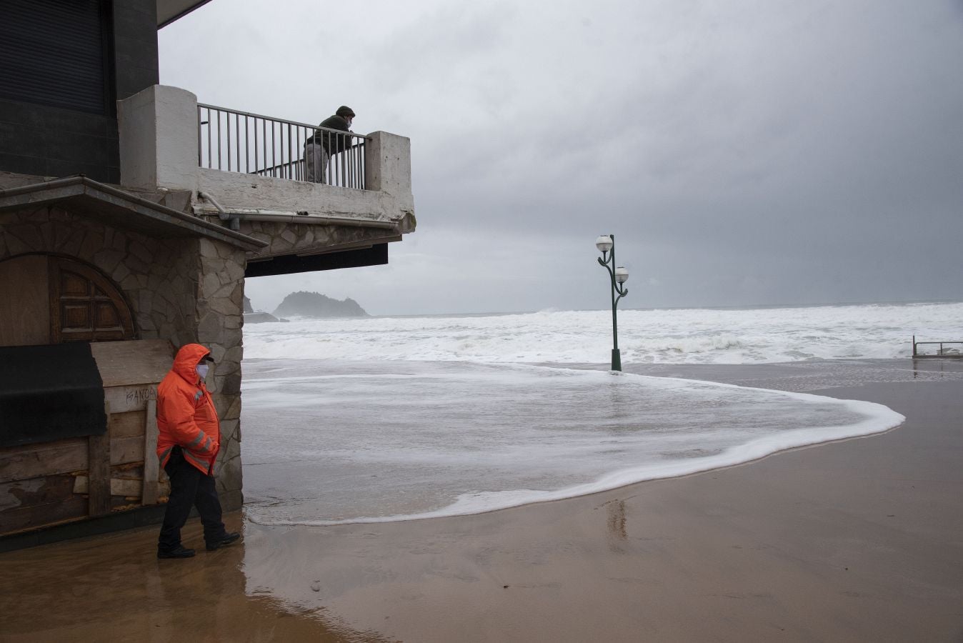 Imágenes del temporal en Zarautz